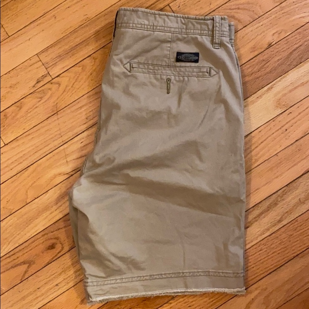 Men’s shorts Waist 33 khaki